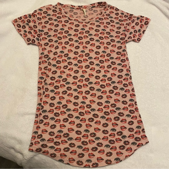 Aeropostale Pink Sleep Shirt, Small - Item 0036 - Picture 1 of 7
